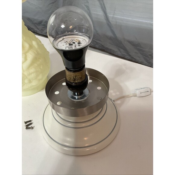 Vintage Fenton floral yellow custard poppy Uranium Shade.9.25”H,4”base,6” - Picture 4 of 16